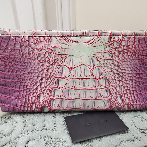 NWOT/Brahmin Wristlet - Picture 2 of 3